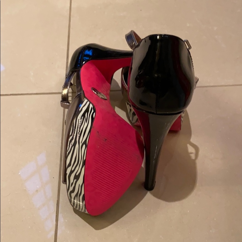 Shoes - Picture 4 of 4